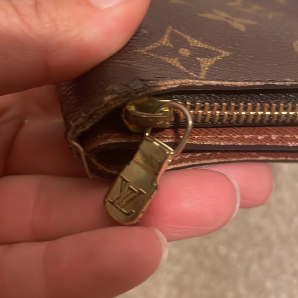 LOUIS VUITTON WALLET - Picture 9 of 14